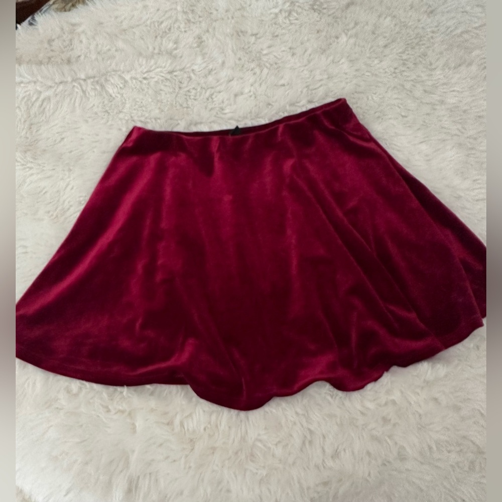 3x$20
Windsor  Burgundy Skirt size large